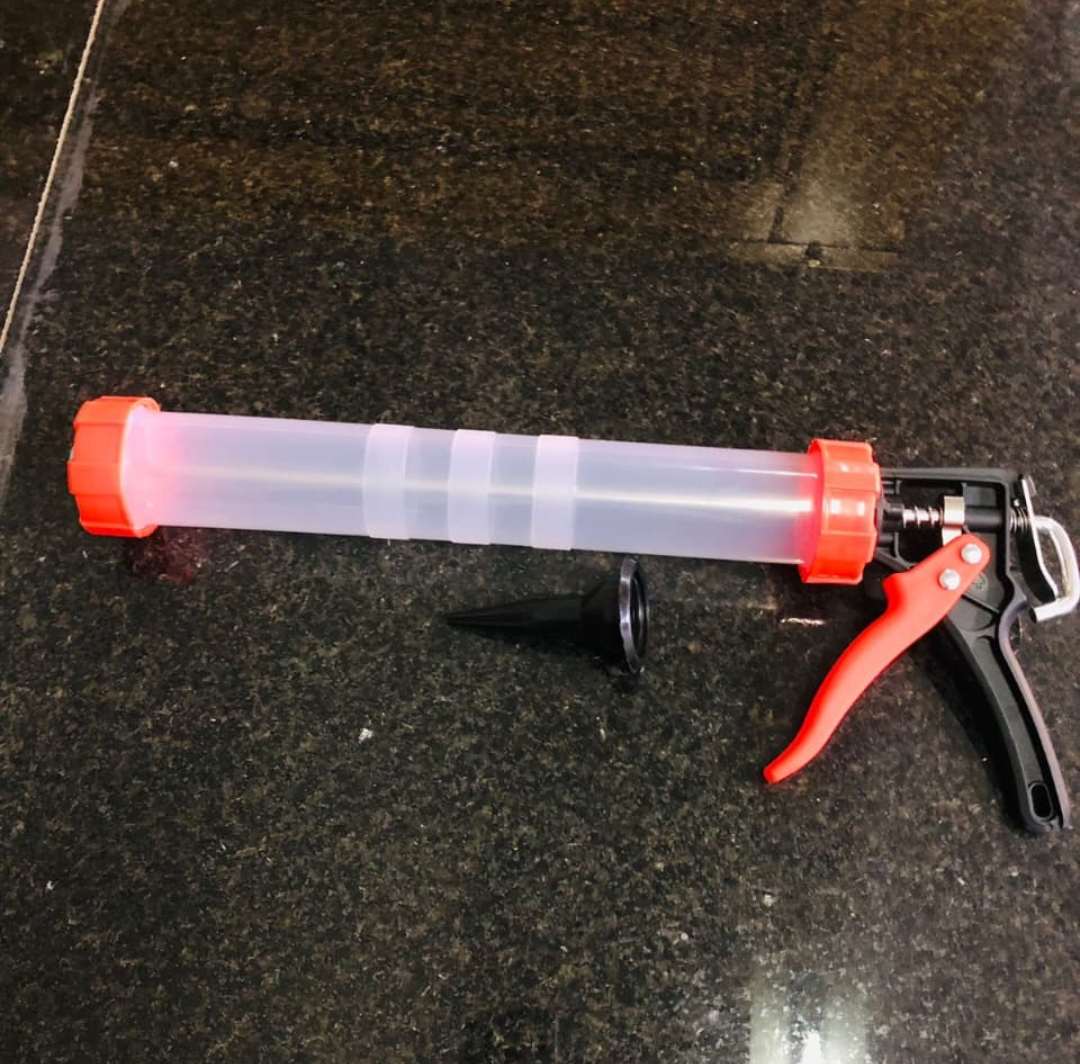 Silicone gun