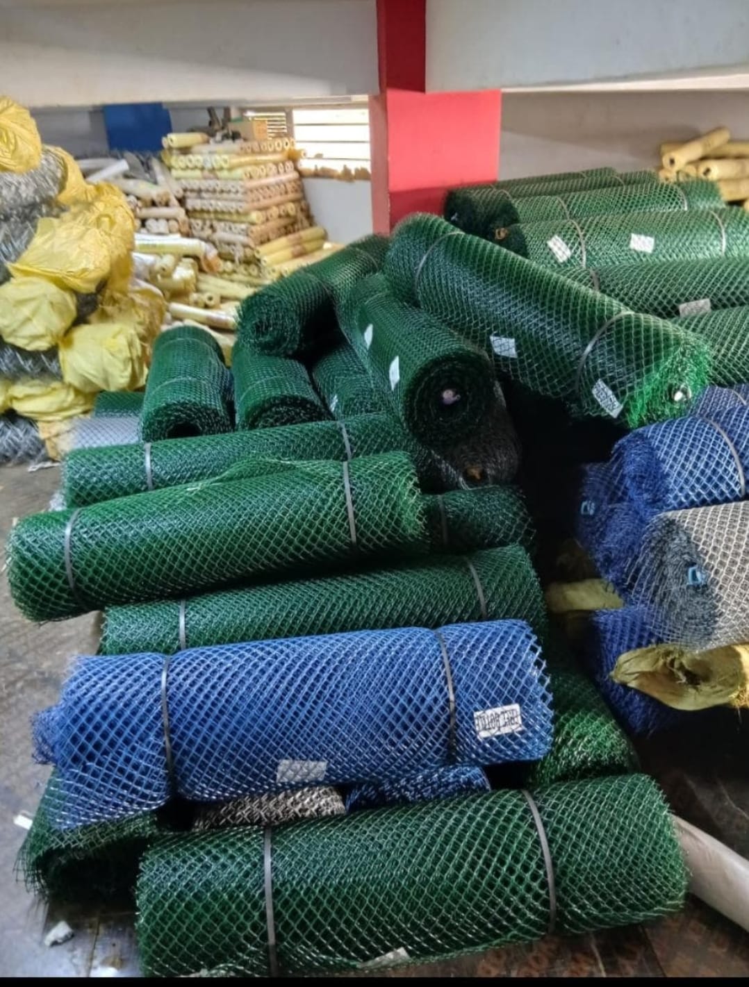 Plastic chicken wire mesh